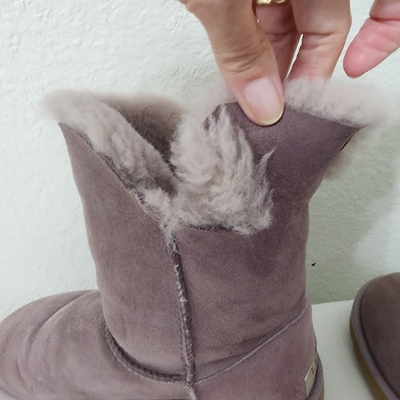 Ugg Bailey Button Lavender Sheepskin Boot Size 7 - Picture 10 of 14